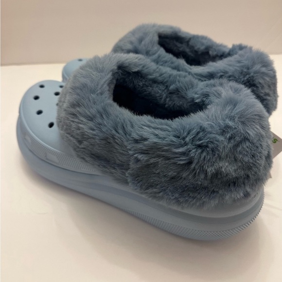 CROCS Furever Crush Clogs. - Picture 6 of 10